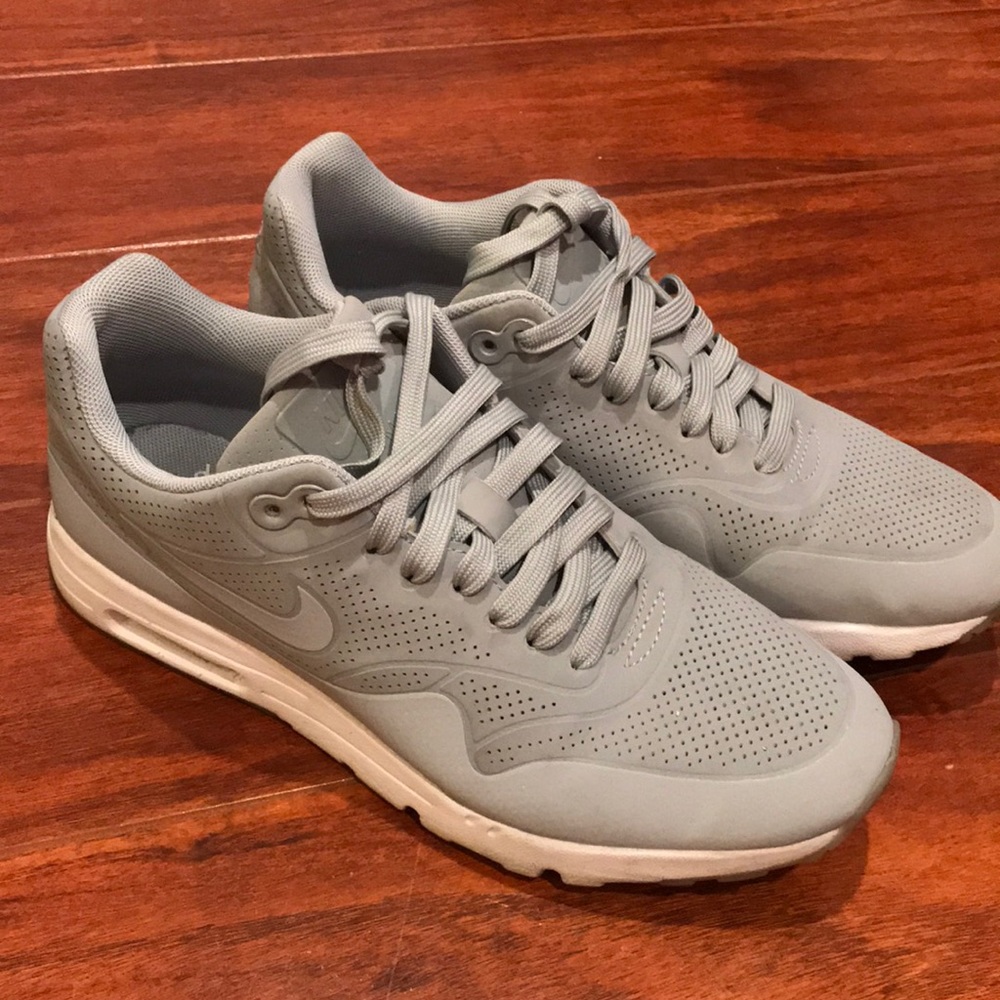 Nike Air size 8 sneakers